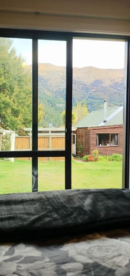 Lake Hawea Cabin With Mountain Views- Outdoor Bath! Kültér fotó